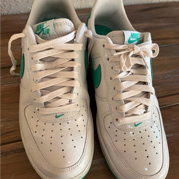 Nike AirForce 1 White and Green Low-Top Sneakers - Picture 3 of 14